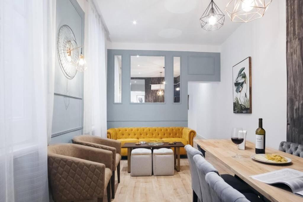 Apartamentos Plaza De Pedro Zerolo III Madrid Eksteriør billede