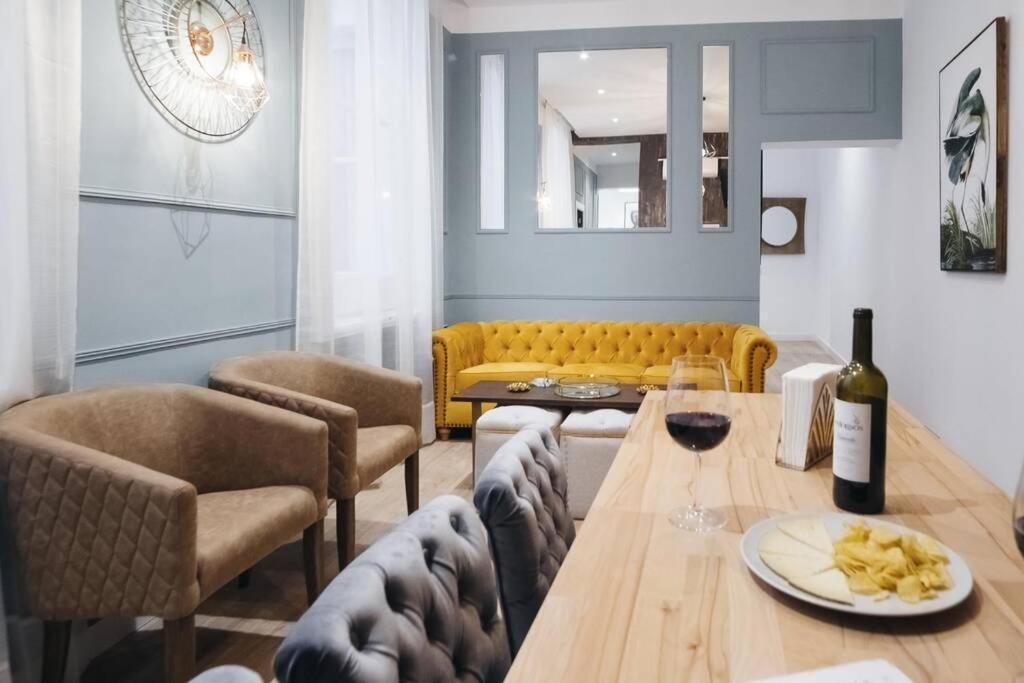 Apartamentos Plaza De Pedro Zerolo III Madrid Eksteriør billede