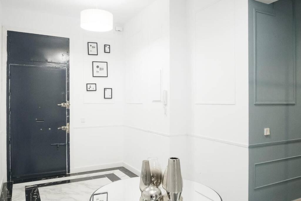 Apartamentos Plaza De Pedro Zerolo III Madrid Eksteriør billede